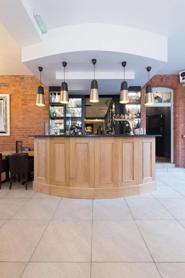 The Wheatsheaf Hotel, Sandbach Exterior photo The bar at the restaurant